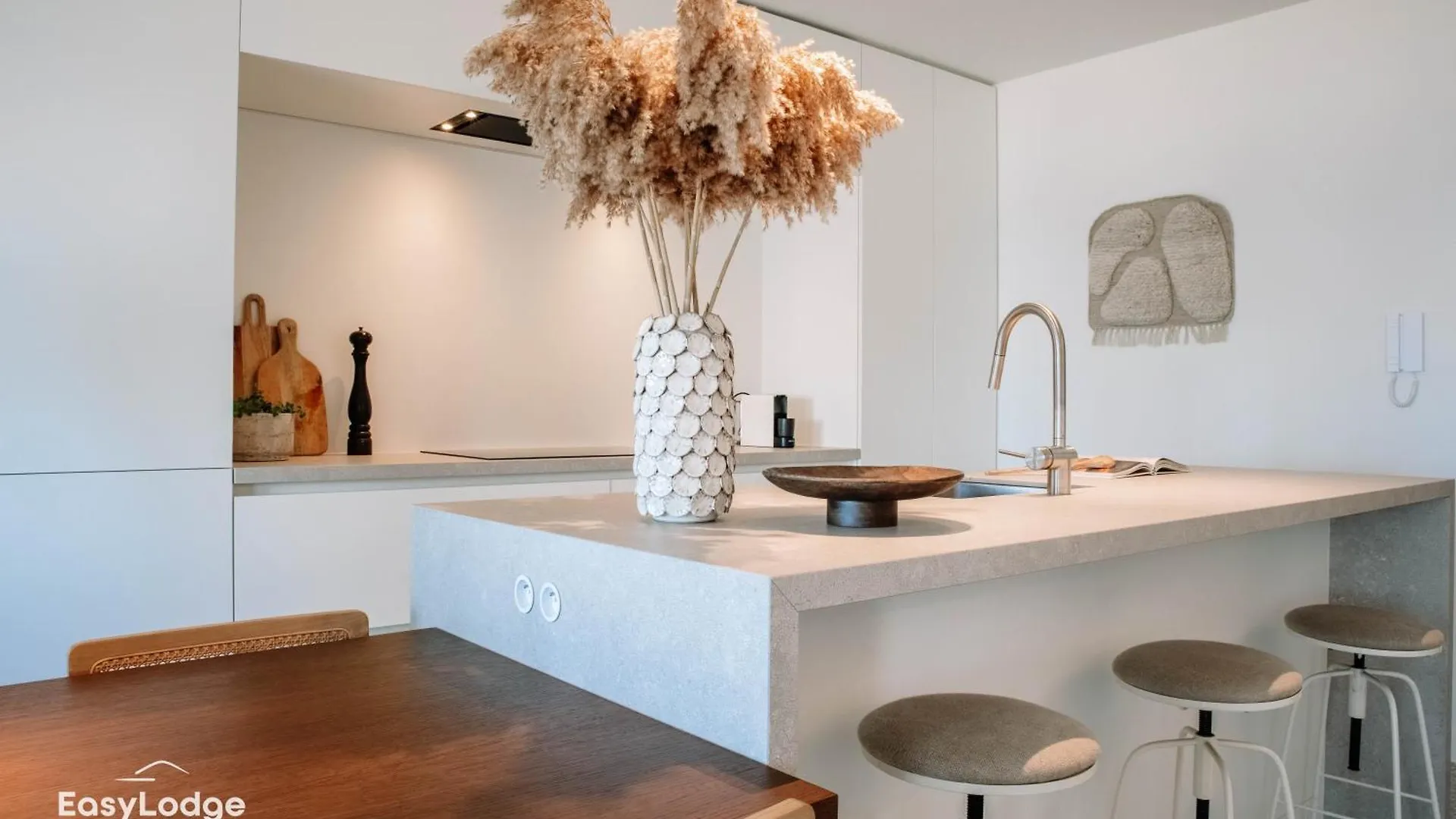 Stijlvol Appartement Met Terras En Panoramisch Zeezicht أوستيند شقة